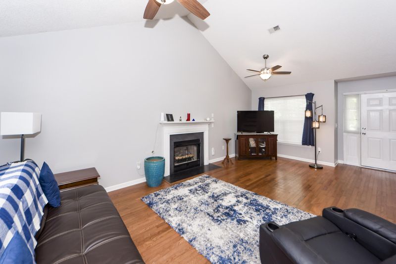 706 Ponderosa Dr, Charleston, SC 29414