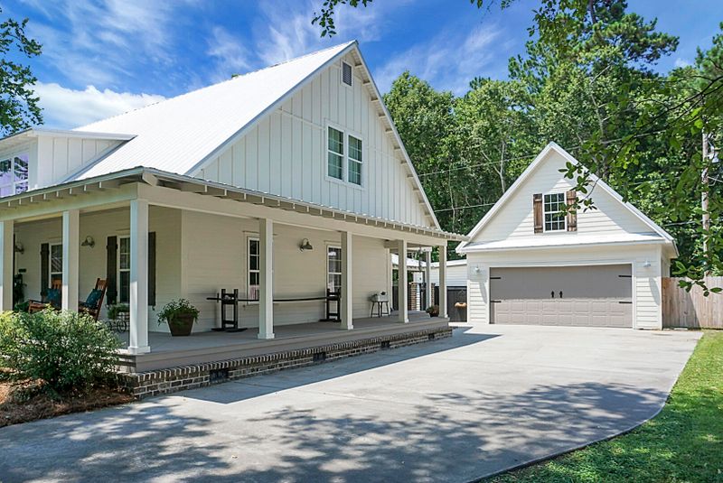 315 Land O Pines Cir, Moncks Corner, SC 29461
