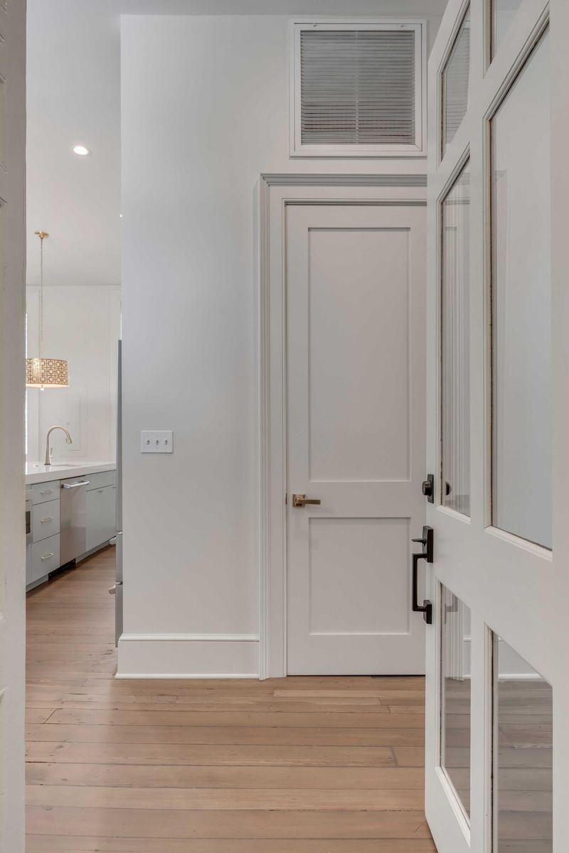 7 State St #B, Charleston, SC 29401