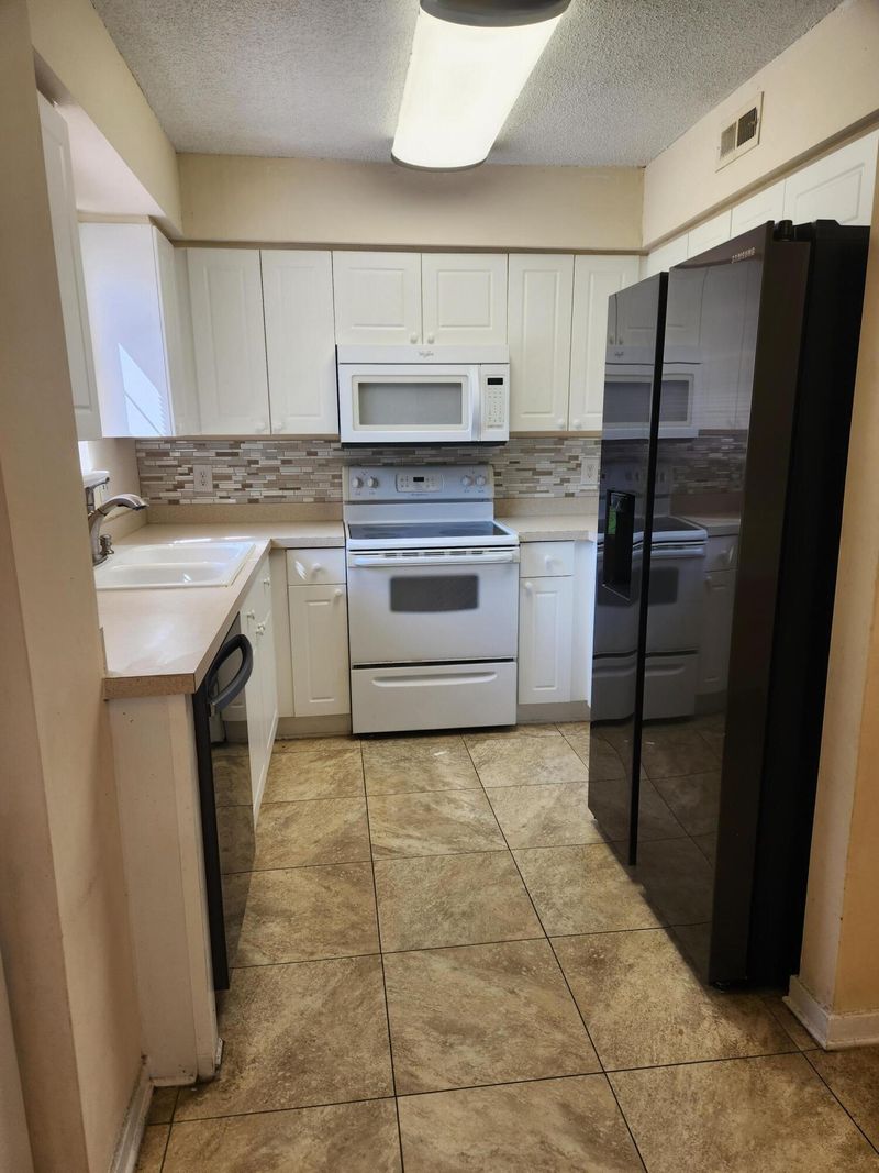 136 Luden Dr #A, Summerville, SC 29483
