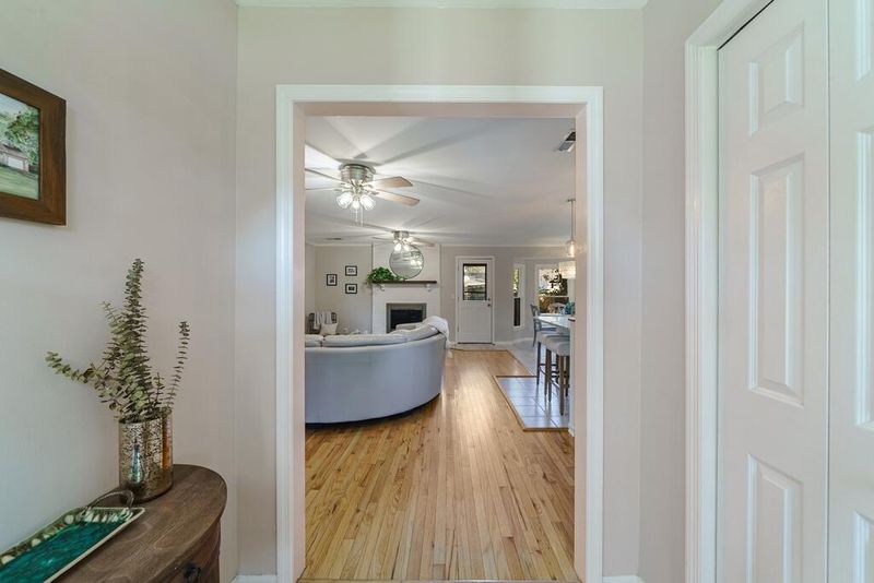 1146 Island View Dr, Mount Pleasant, SC 29464