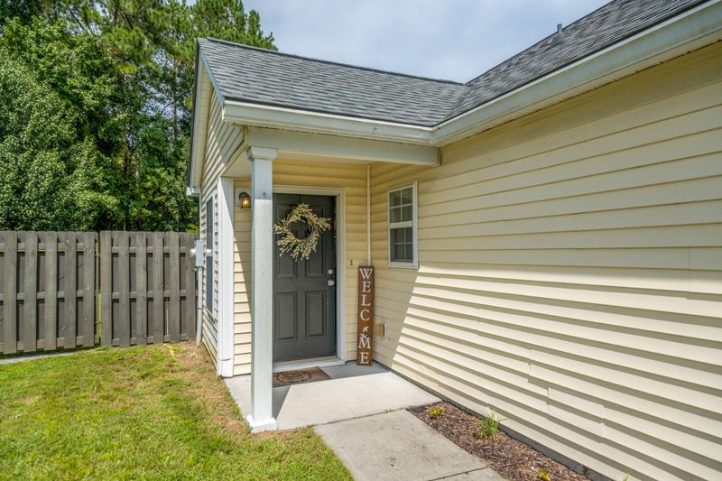 1316 Palm Cove Dr, Charleston, SC 29492