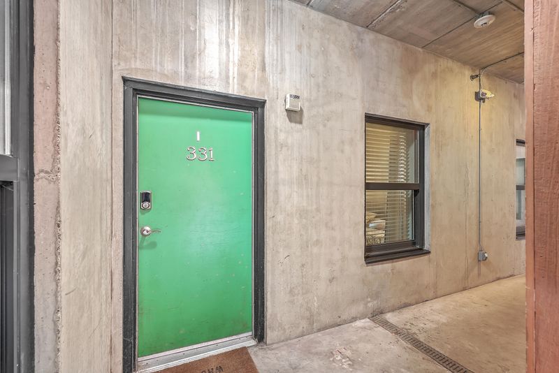 1 Cool Blow St #331, Charleston, SC 29403