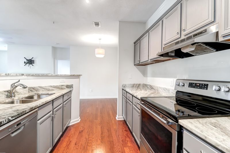 45 Sycamore Ave #825, Charleston, SC 29407