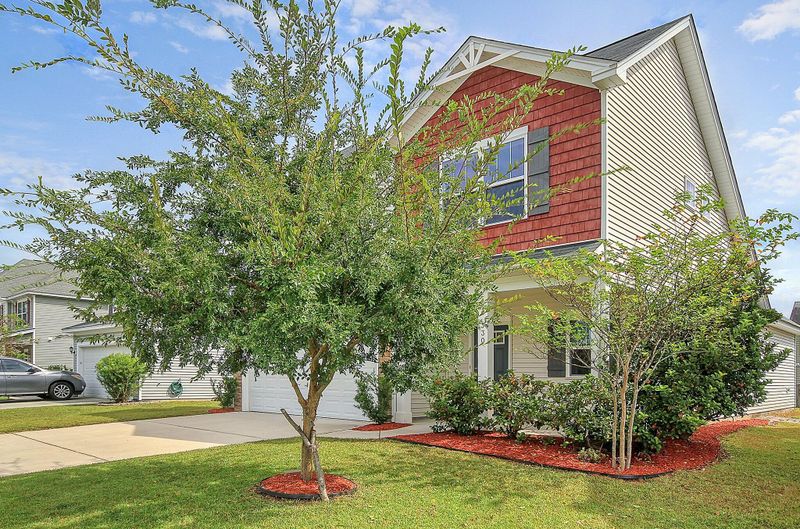 330 Drayton Place Dr, Moncks Corner, SC 29461