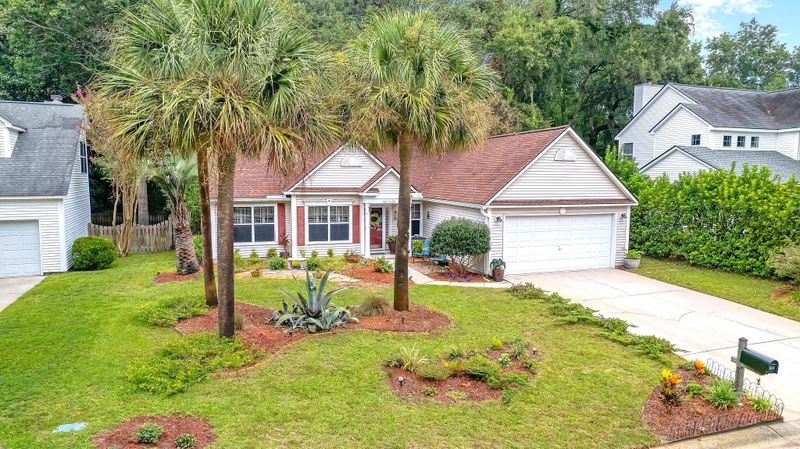 2102 Country Manor Dr, Mount Pleasant, SC 29466