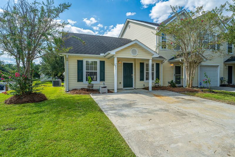7851 Park Gate Dr, North Charleston, SC 29418