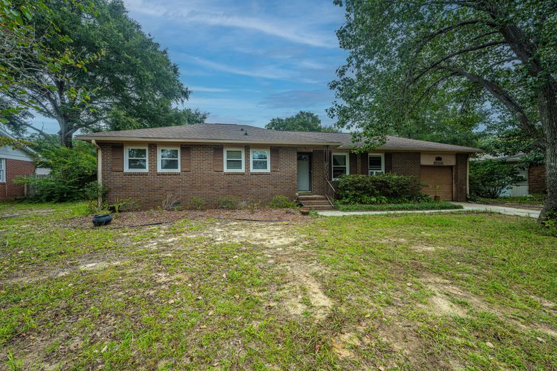 1336 Honeysuckle Ln, Charleston, SC 29412