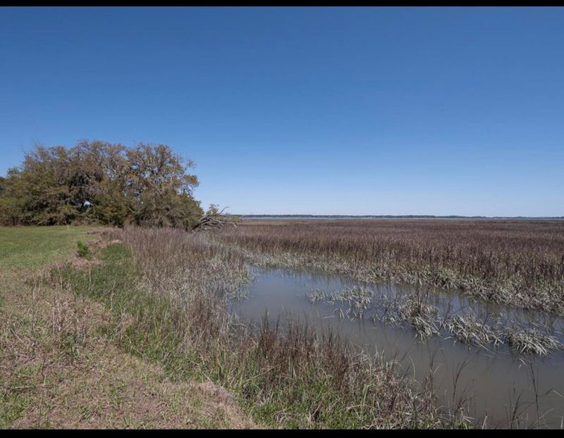 21 Hopkins Place Dr, Edisto Island, SC 29438
