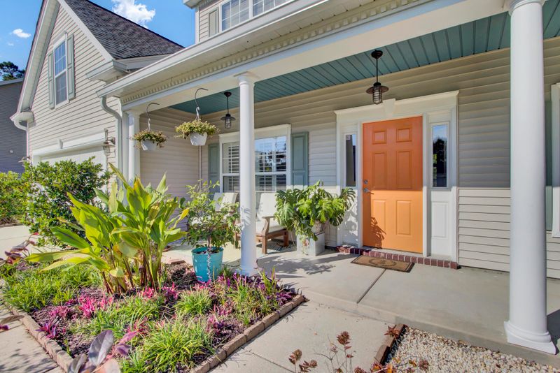 1481 Coopers Hawk Dr, Hanahan, SC 29410