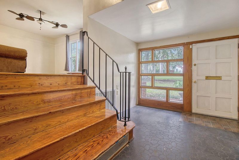 1189 Chesterfield Rd, North Charleston, SC 29405