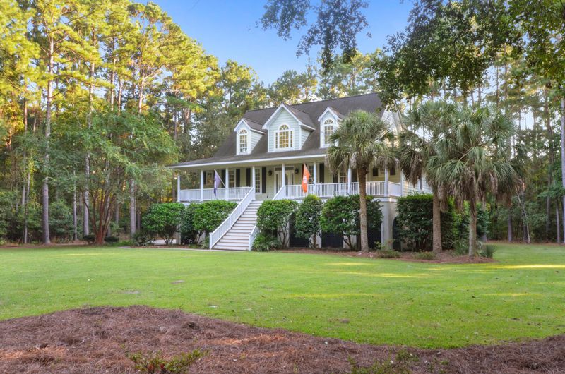 605 Romain Rd, Mcclellanville, SC 29458