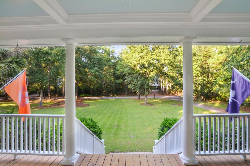 605 Romain Rd, Mcclellanville, SC 29458