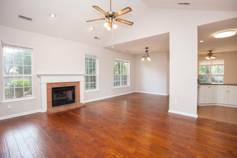 1587 Wakendaw Rd, Mount Pleasant, SC 29464