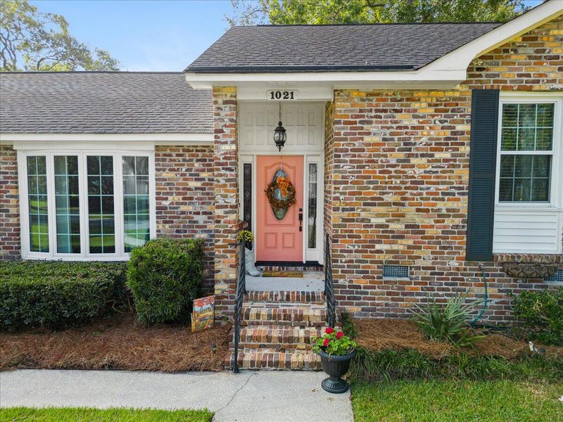 1021 Dominion Dr, Hanahan, SC 29410