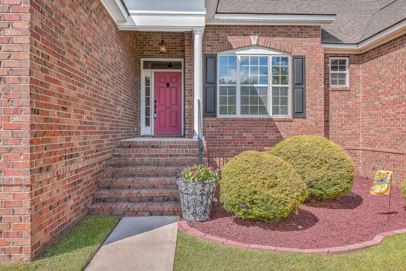 100 Amanda Cir, Goose Creek, SC 29445