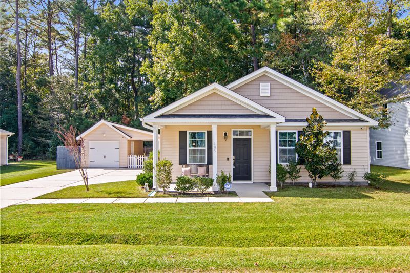 195 W Pine St, Summerville, SC 29485