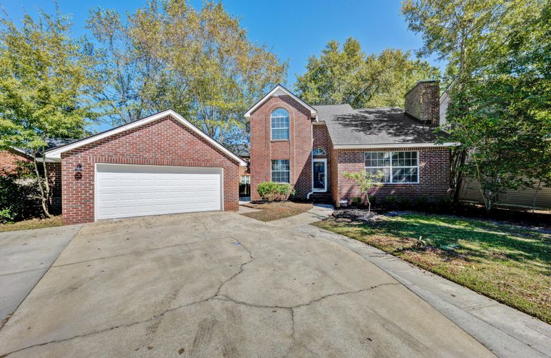 1306 Lark Ln, Hanahan, SC 29410
