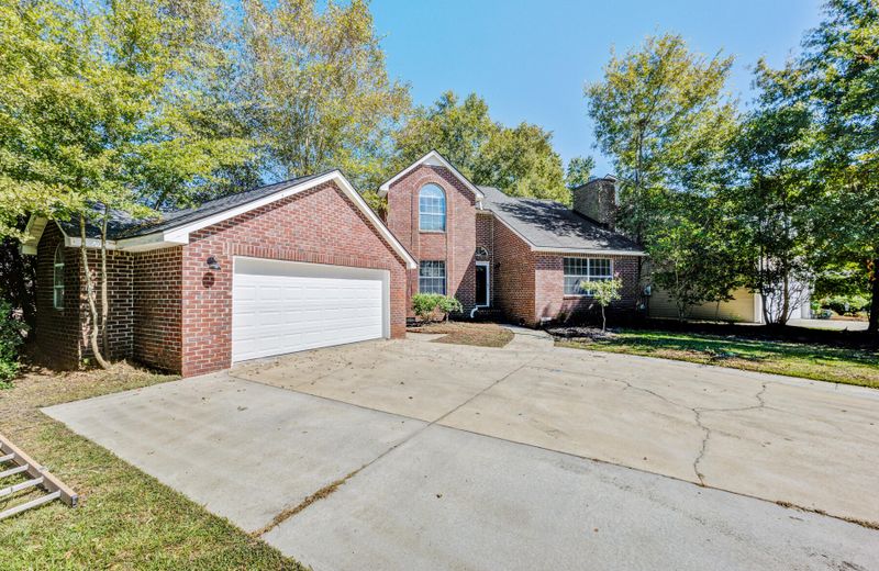 1306 Lark Ln, Hanahan, SC 29410