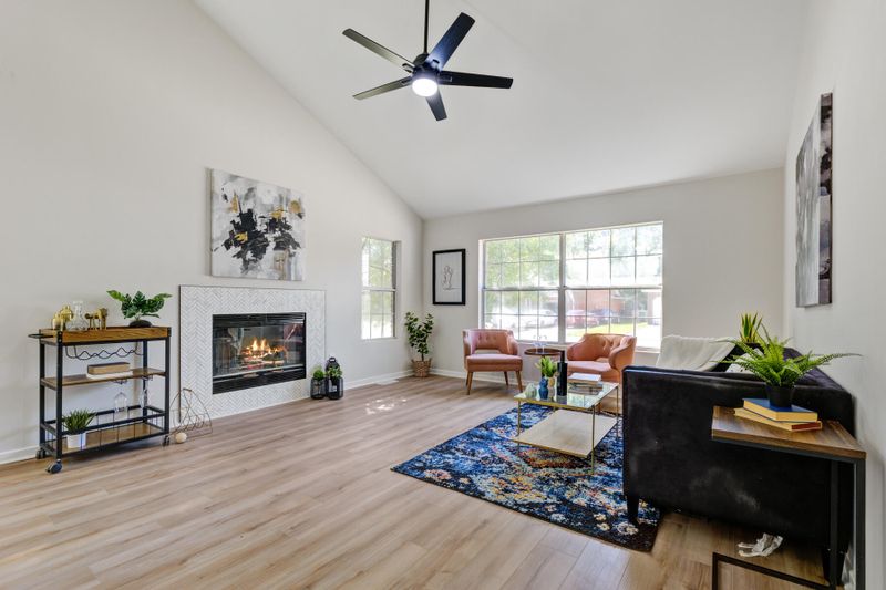 1306 Lark Ln, Hanahan, SC 29410
