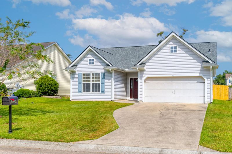 7652 Eagle Lake Rd, North Charleston, SC 29418