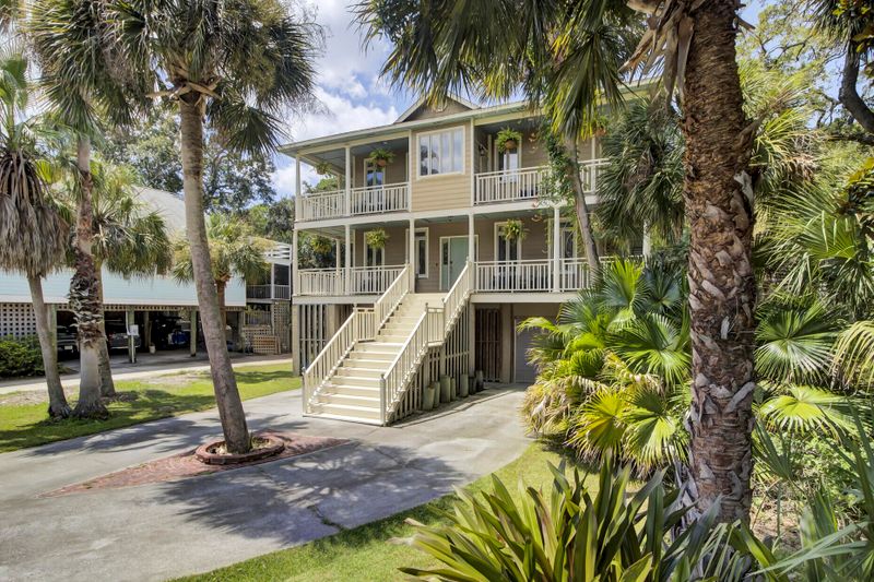 45 Lempesis Ln, Folly Beach, SC 29439