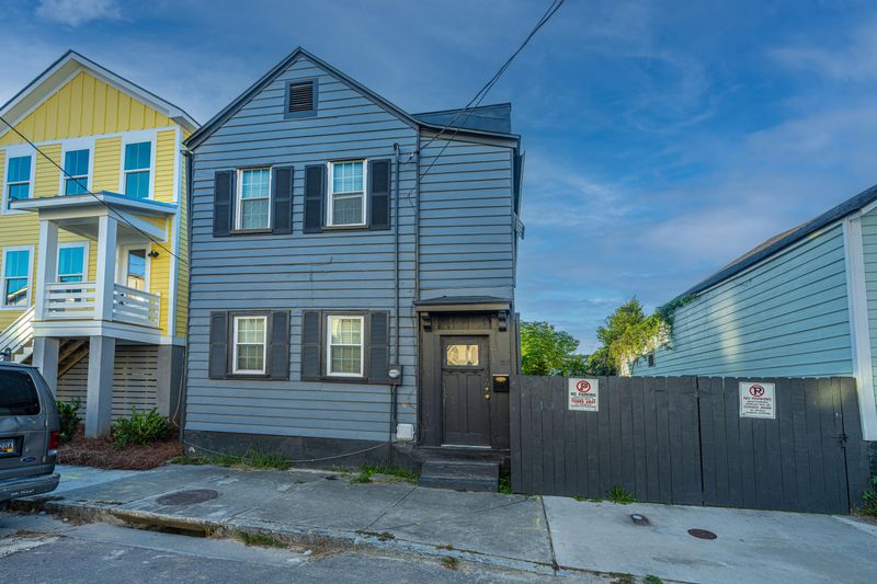 103 Cooper St, Charleston, SC 29403