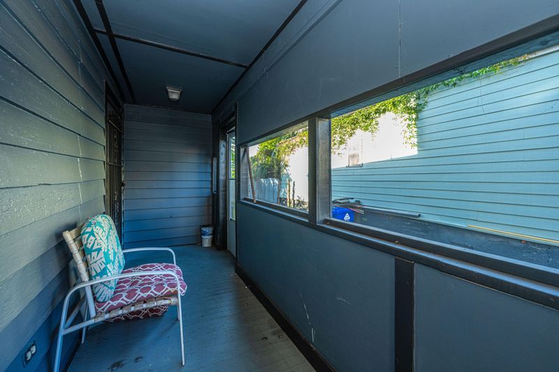 103 Cooper St, Charleston, SC 29403