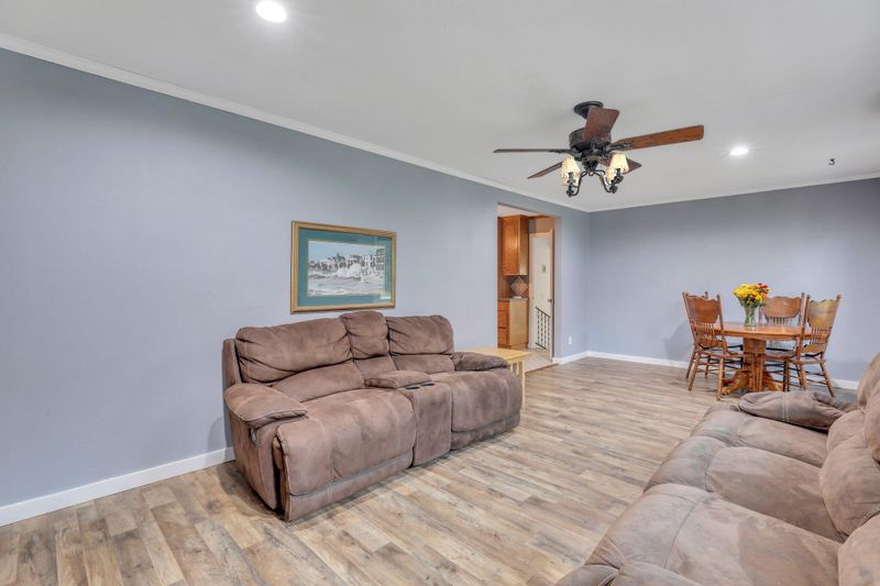 125 Gator Dr, Goose Creek, SC 29445