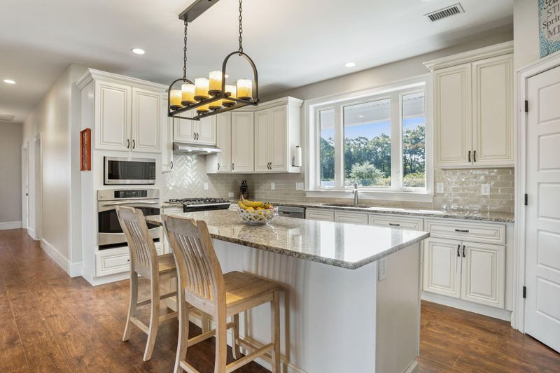 4472 Rose Dr, Ravenel, SC 29470