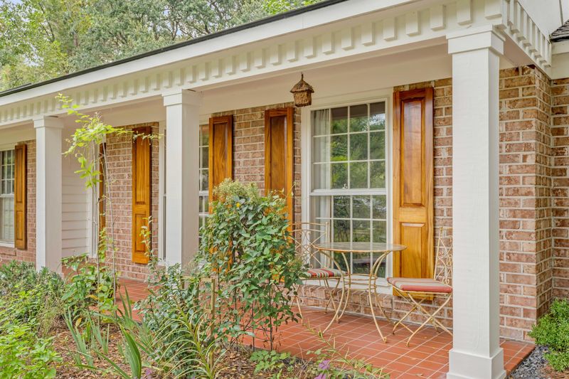 233 Molasses Ln, Mount Pleasant, SC 29464