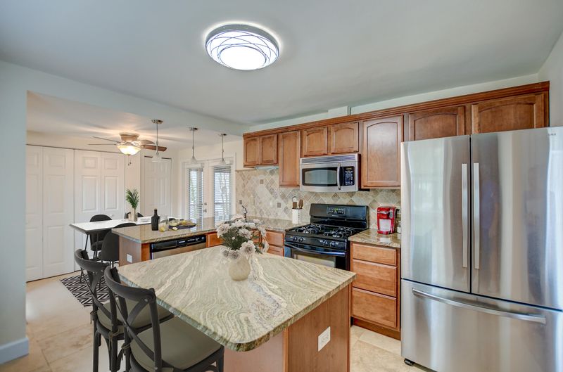 1679 Pearlott St, Charleston, SC 29407