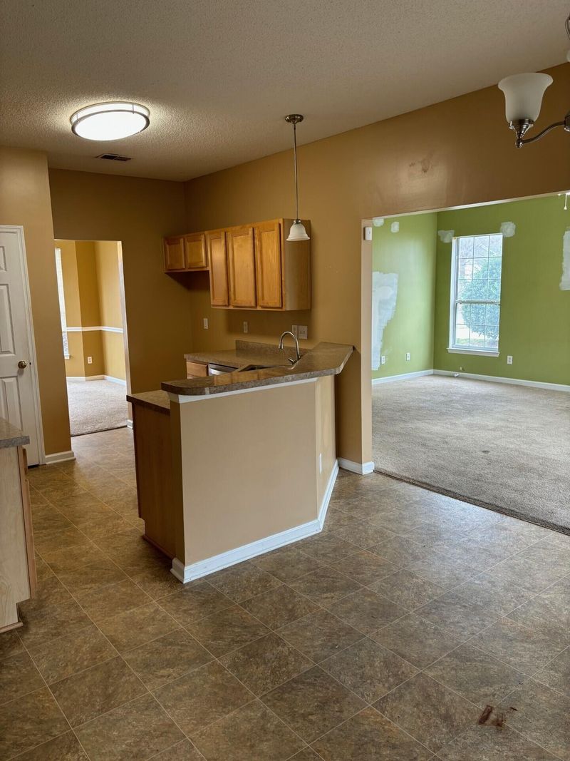 175 Hainsworth Dr, North Charleston, SC 29418