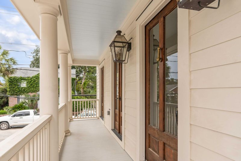 6 Gadsden St, Charleston, SC 29401