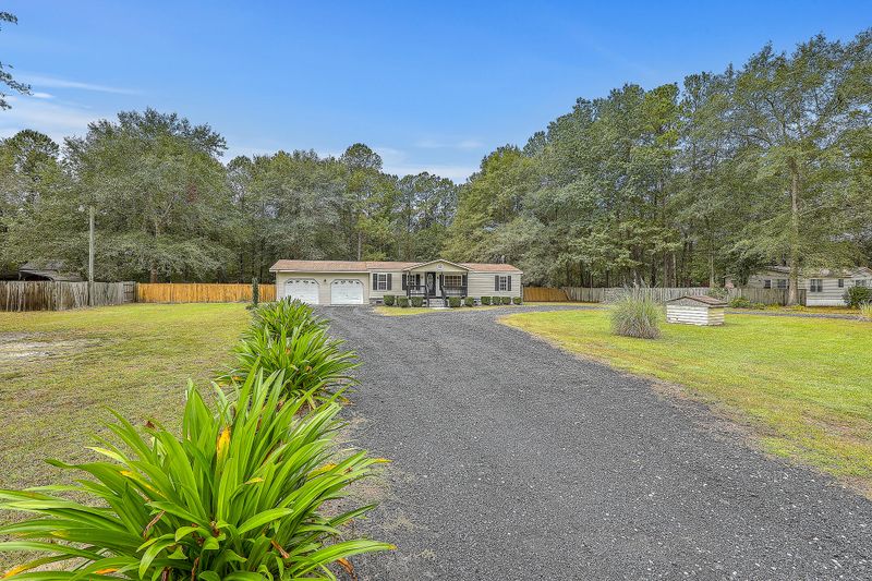 319 Tumbler Ave, Cross, SC 29436