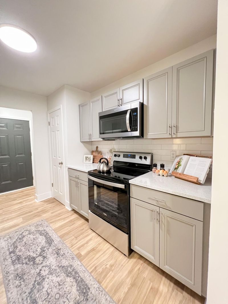 802 Greenmeadow Dr, Goose Creek, SC 29445
