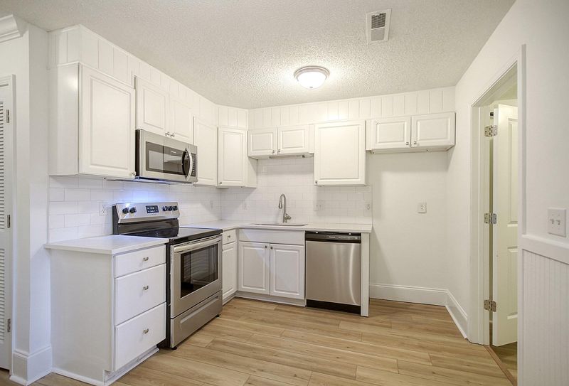 112 Kimeran Ln #B, Summerville, SC 29485