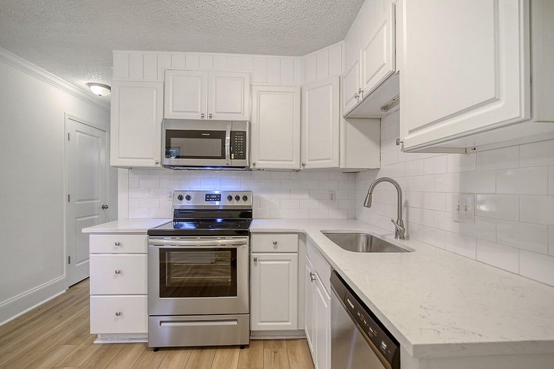 112 Kimeran Ln #B, Summerville, SC 29485