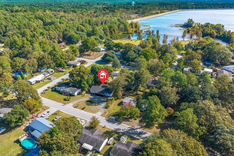 203 Bonneau St, Bonneau, SC 29431