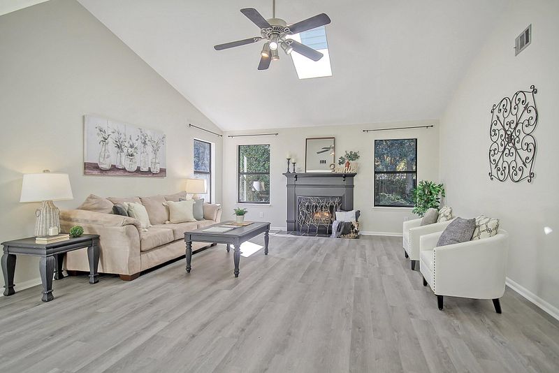 1210 Lake Mallard Blvd, Mount Pleasant, SC 29464