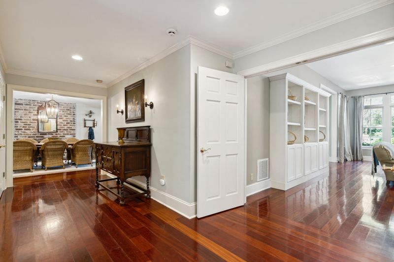 8 Cochran Ct, Charleston, SC 29407