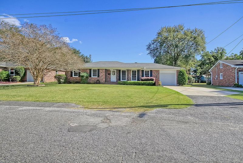 1245 Northfield Pl, Hanahan, SC 29410