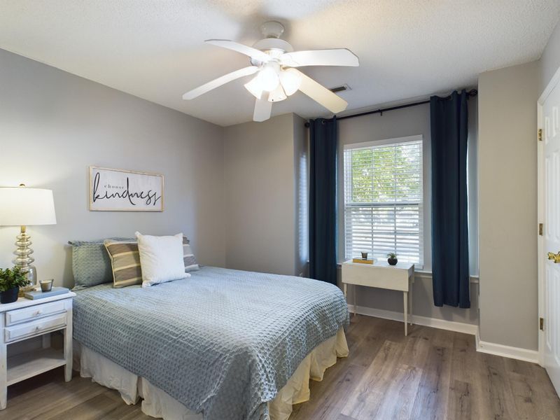 694 Ponderosa Dr, Charleston, SC 29414