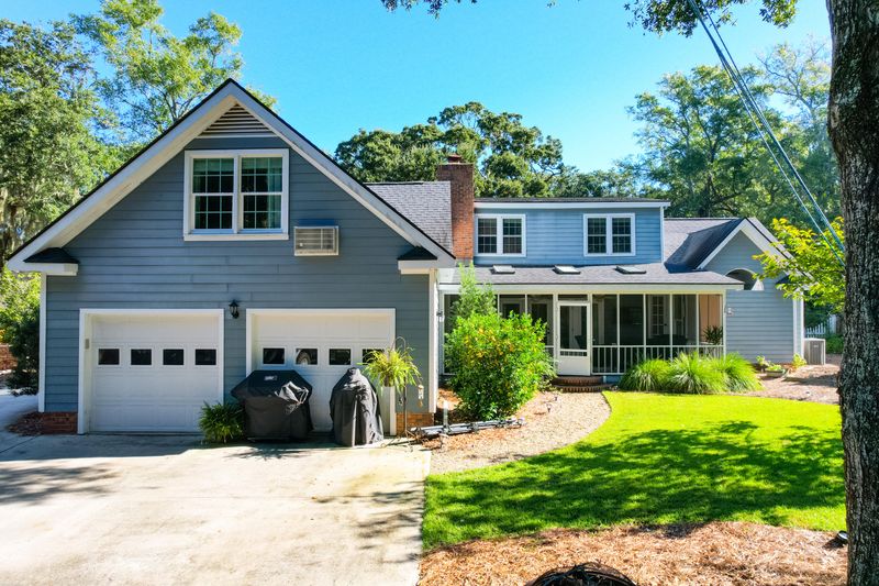 737 Willow Lake Rd, Charleston, SC 29412