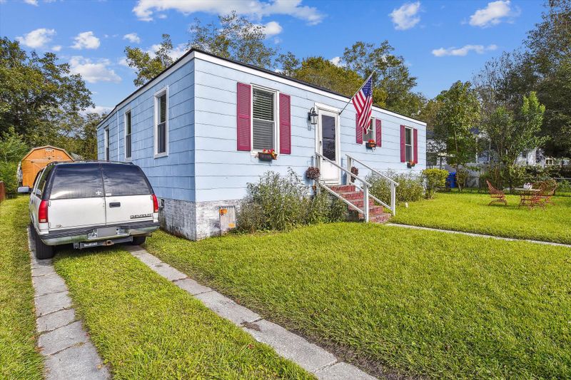 2724 Constitution Ave, North Charleston, SC 29405