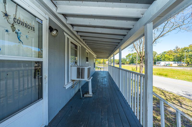 1901 Emden St, North Charleston, SC 29406