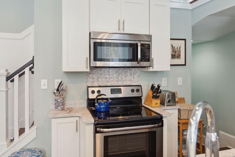 42 Vanderhorst St #A, Charleston, SC 29403