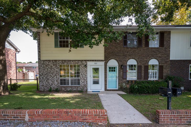 707 Center St, Mount Pleasant, SC 29464