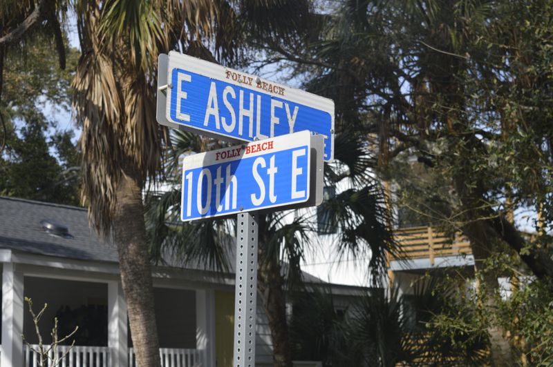 916 E Ashley Ave, Folly Beach, SC 29439