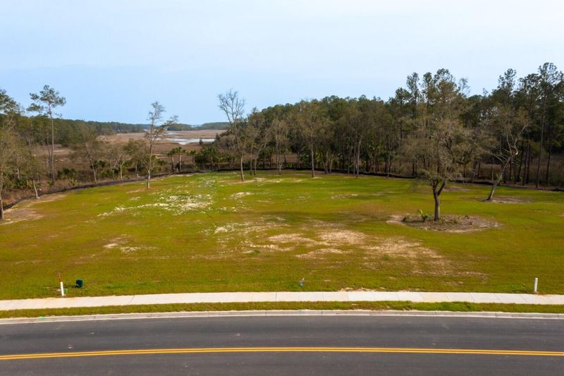 1077 Ship Builder St, Charleston, SC 29492